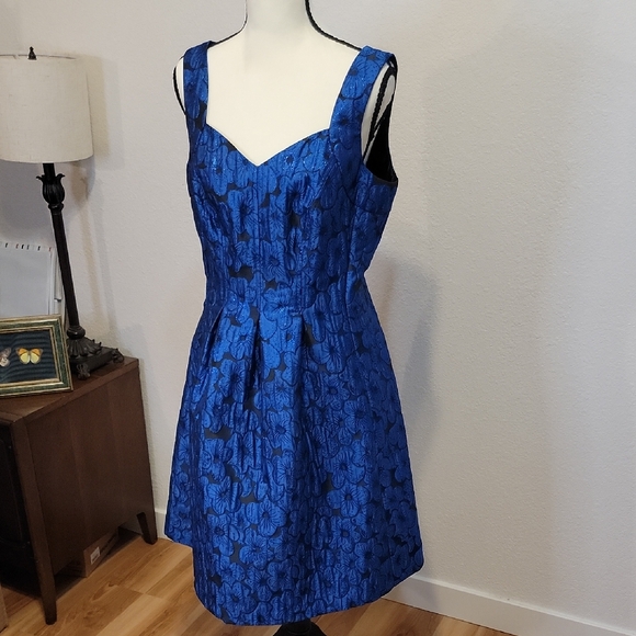 Nine West Dresses & Skirts - Nine West Sleeveless Dress Metallic Jaquard Fit Dress Sweetheart Neckline Sz 8